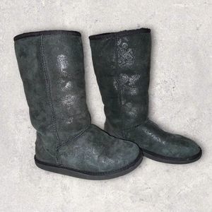 UGG Australia Black Paisley Classic Tall Boot 5852 Women's Sz W7 Sheepskin Inner